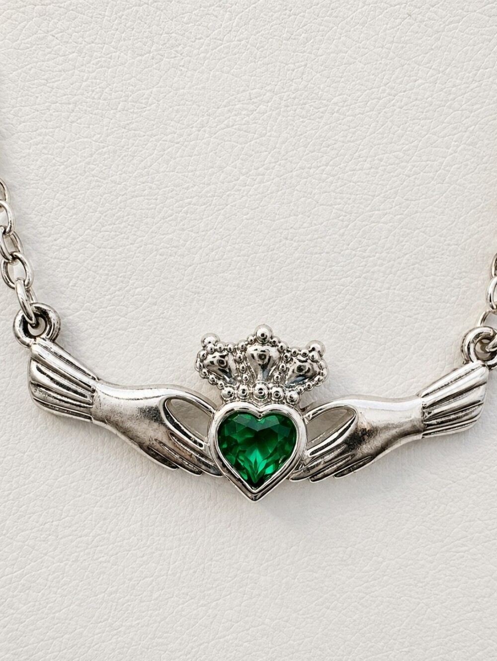 Vintage Irish Claddagh Necklace Green Heart Sterling Silver Size 17 1/4"